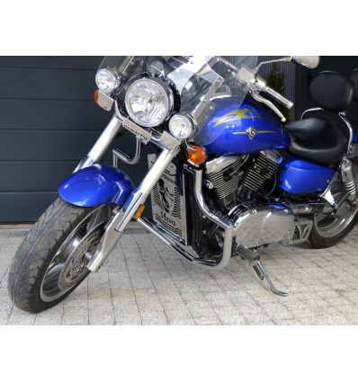 Kawasaki VN1600 Mean Streak - Chrome Engine Guard / Crash bar with Built in Highway Pegs